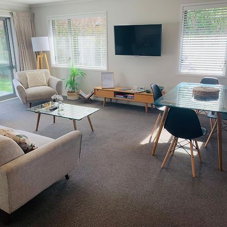 ヘイスティングズ Stunning Modern Retreatヴィラ エクステリア 写真